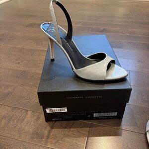 Giusseppe Zanotti Silver heels size 6